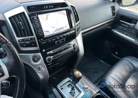 2013 Toyota Land Cruiser z USA, uszkodzony, nr VIN JTMHY7AJ0D4013325